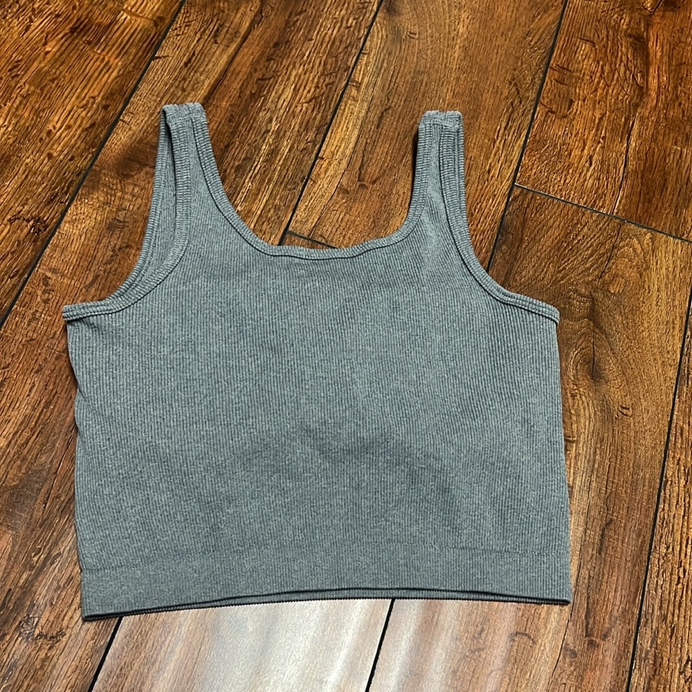 Gray Ribbed Crop Top - Picture 3 of 3